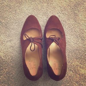 Brand new Cute shoes! Never worn, too small for me